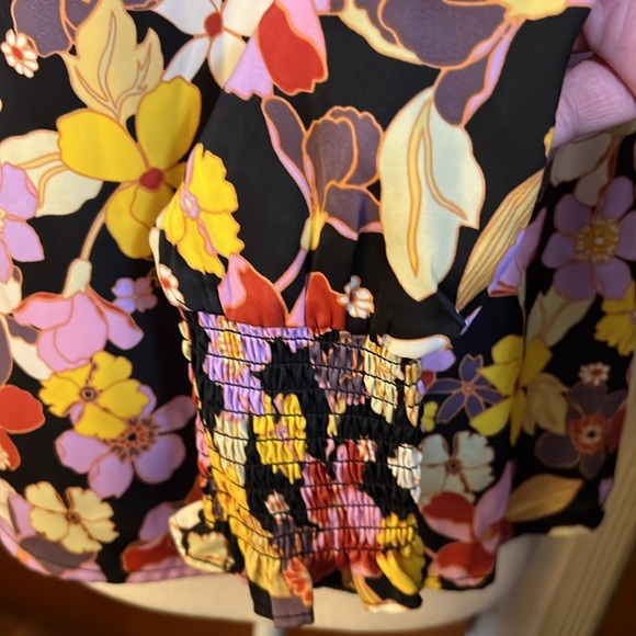 Who What Wear Bright Floral Blouse. - Picture 3 of 12